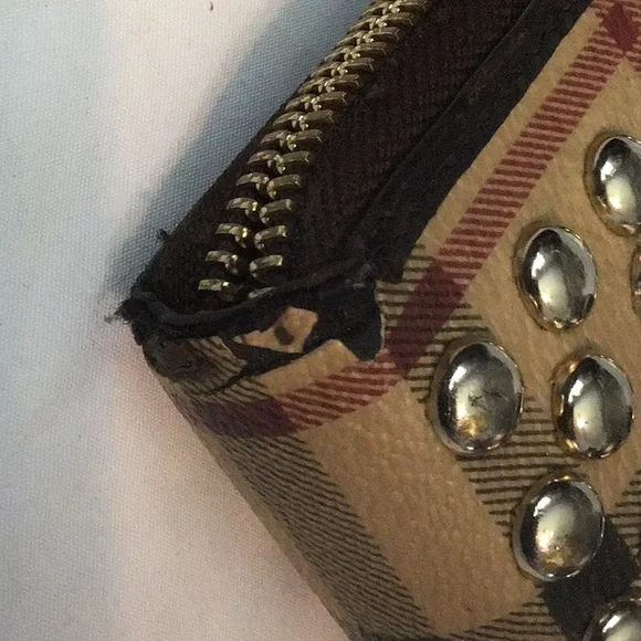 Burberry Studded Haymarket Zip Around Wallet - Picture 8 of 11